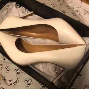 Banana Republic Madison Round Heels SZ 8 White